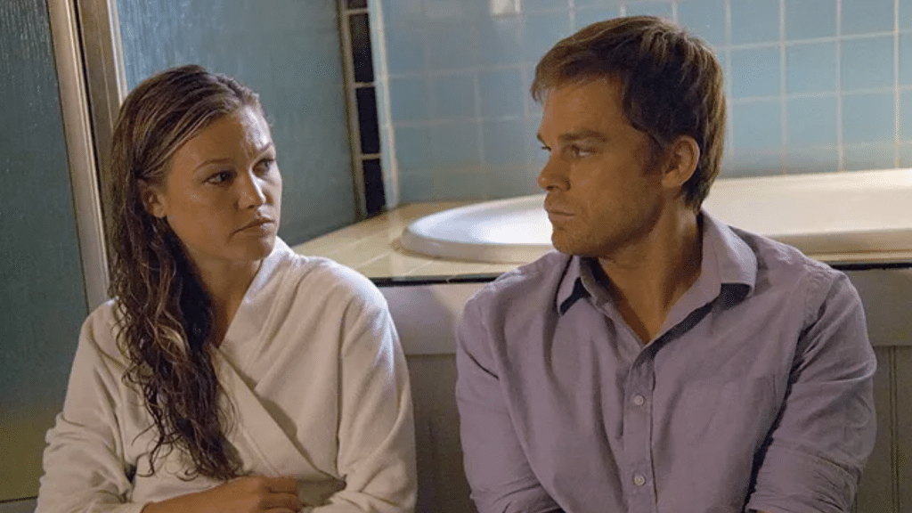 Still image of Julia Stiles and Michael C. Hall in a bathroom from Season 5 of the Showtime crime drama television series "Dexter".